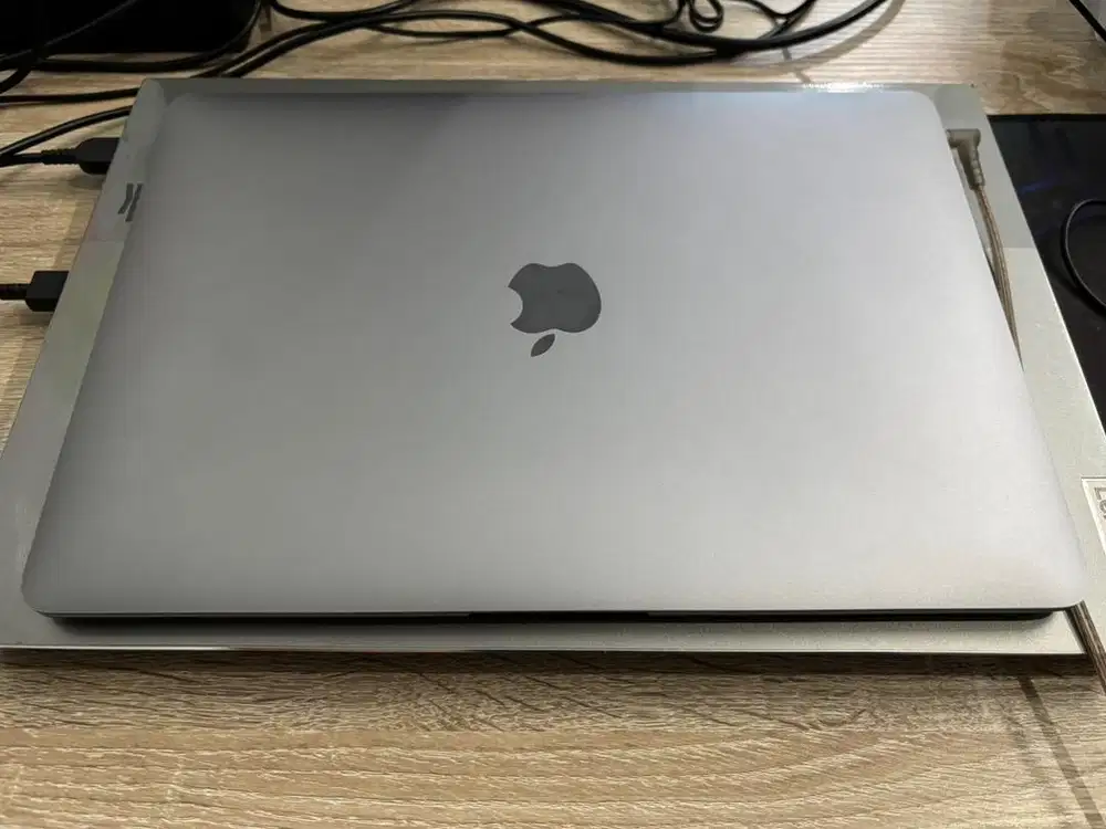 Macbook air m1 13 inch 8/256