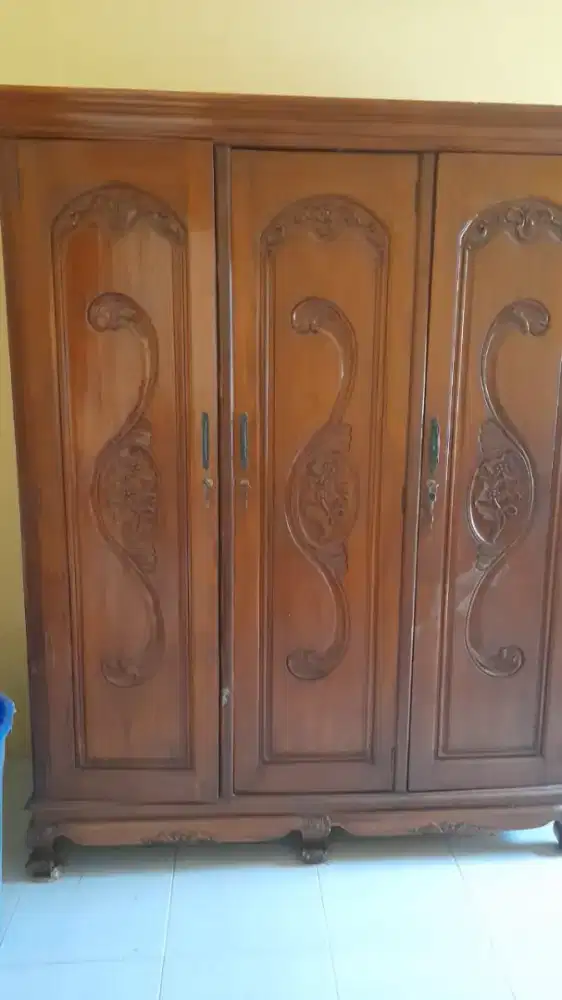 JUAL CEPAT LEMARI FULL KAYU JATI !!!