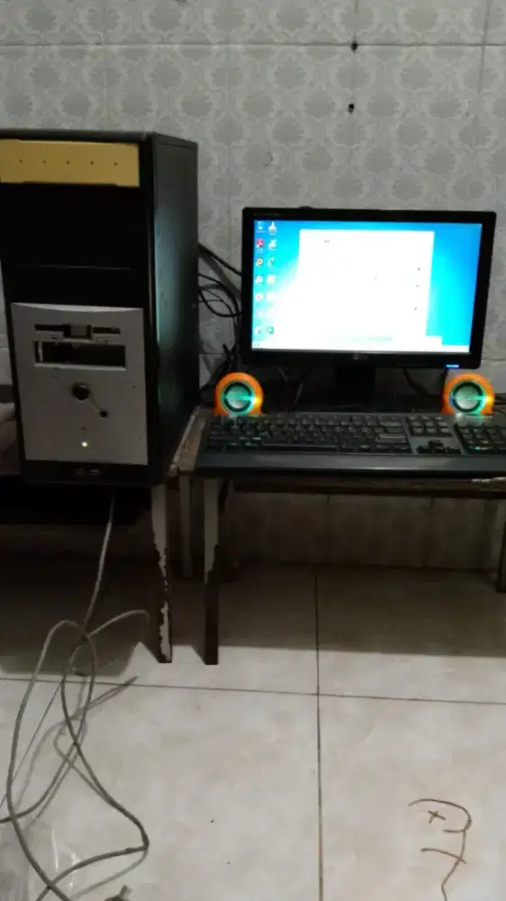 Komputer Set dan PC