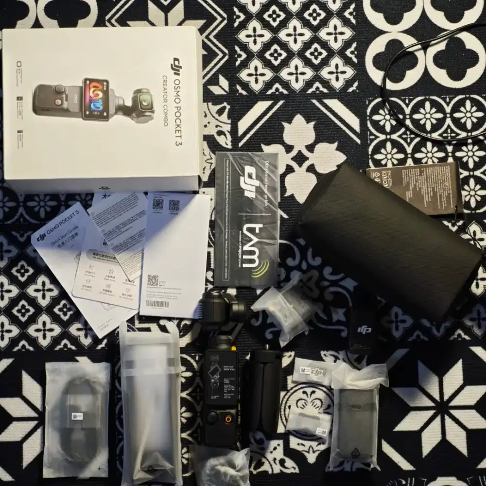 DJI Osmo Pocket 3 Creator Combo Super Like New