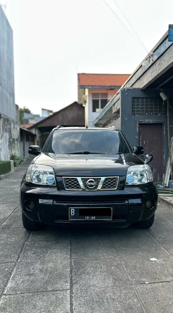 Nissan X-Trail 2.5AT ST V Grill 2005 Terawat