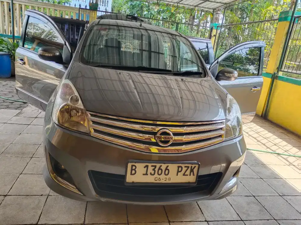 Grand Livina Ultimate Matic 2013