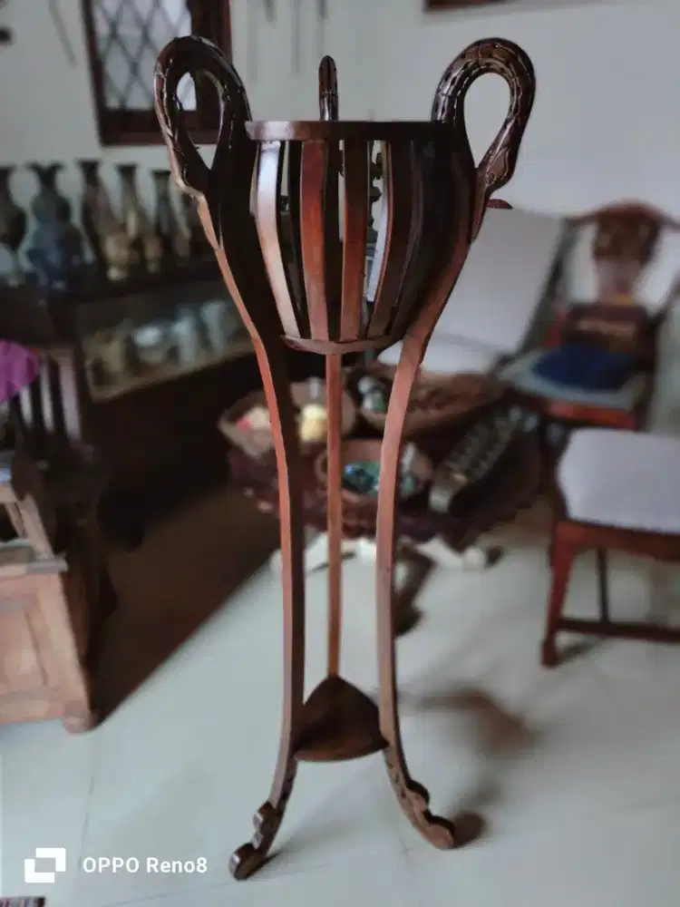 Standing pot antik