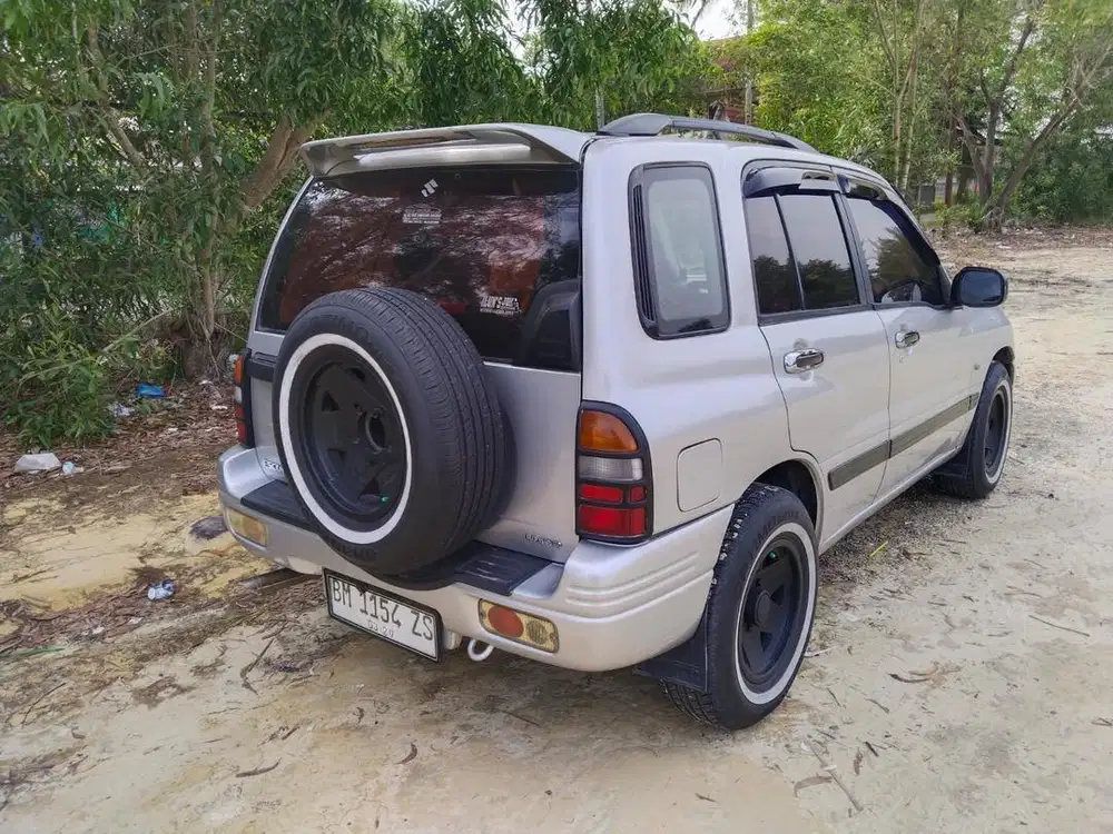 Escudo tahun 2003 1,6 cc