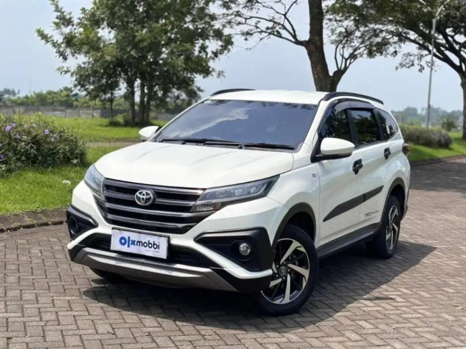 Toyota Rush 1.5 TRD Sportivo Bensin-AT 2018 Putih LD