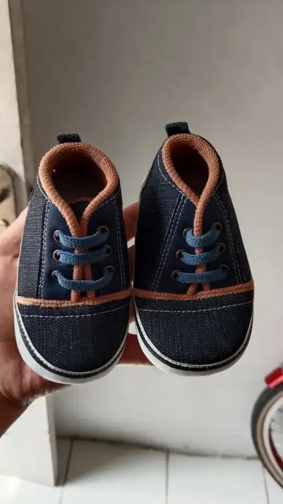 Sepatu bayi 0-12 bulan