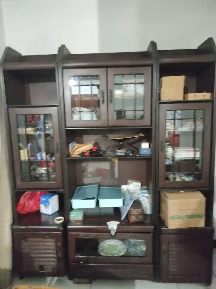 Dijual lemari bufet