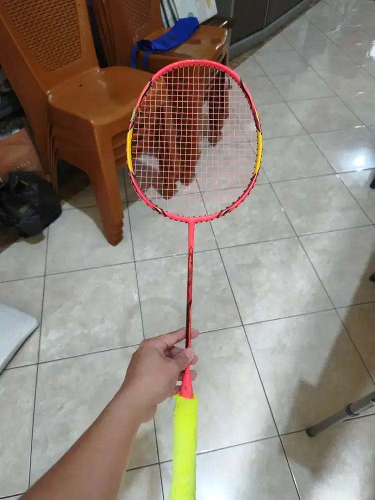 Raket badminton