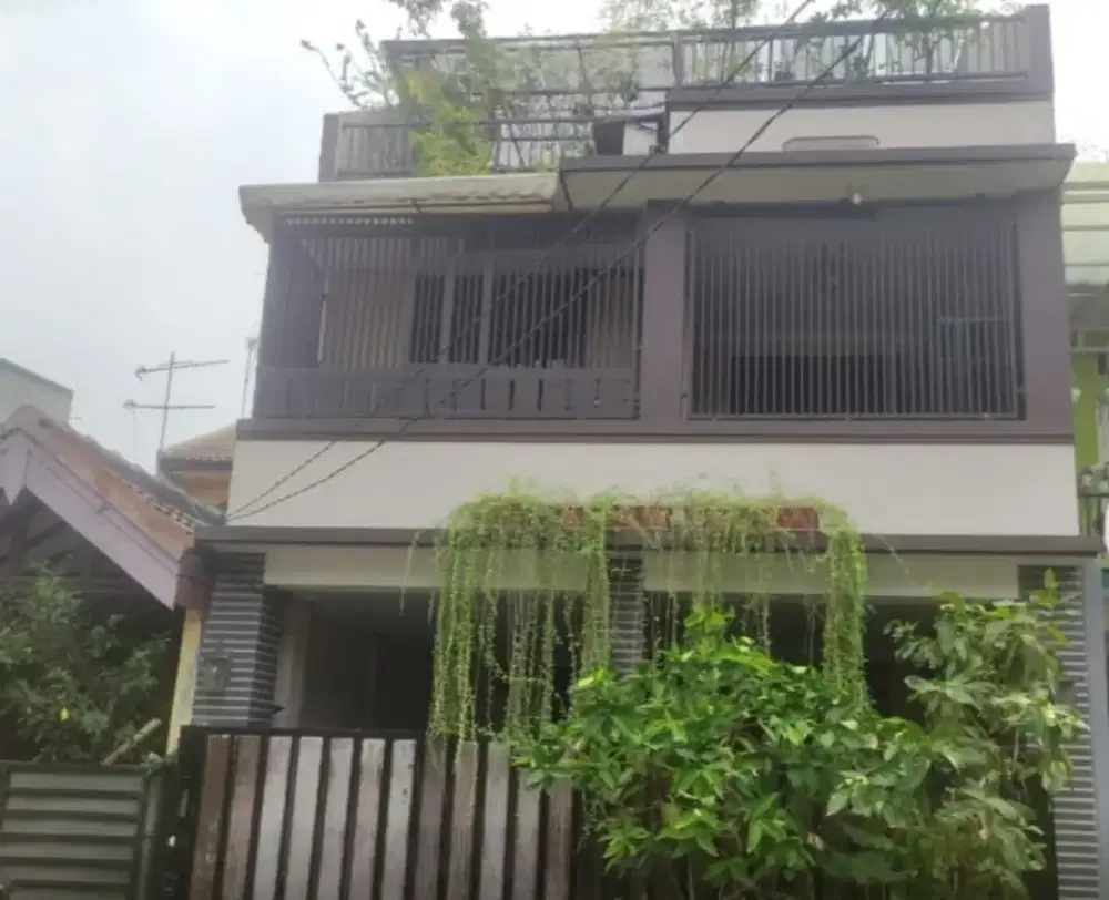 Dijual Rumah Dibawah Pasaran 2.5Lantai Kemang Pratama Kota Bekasi