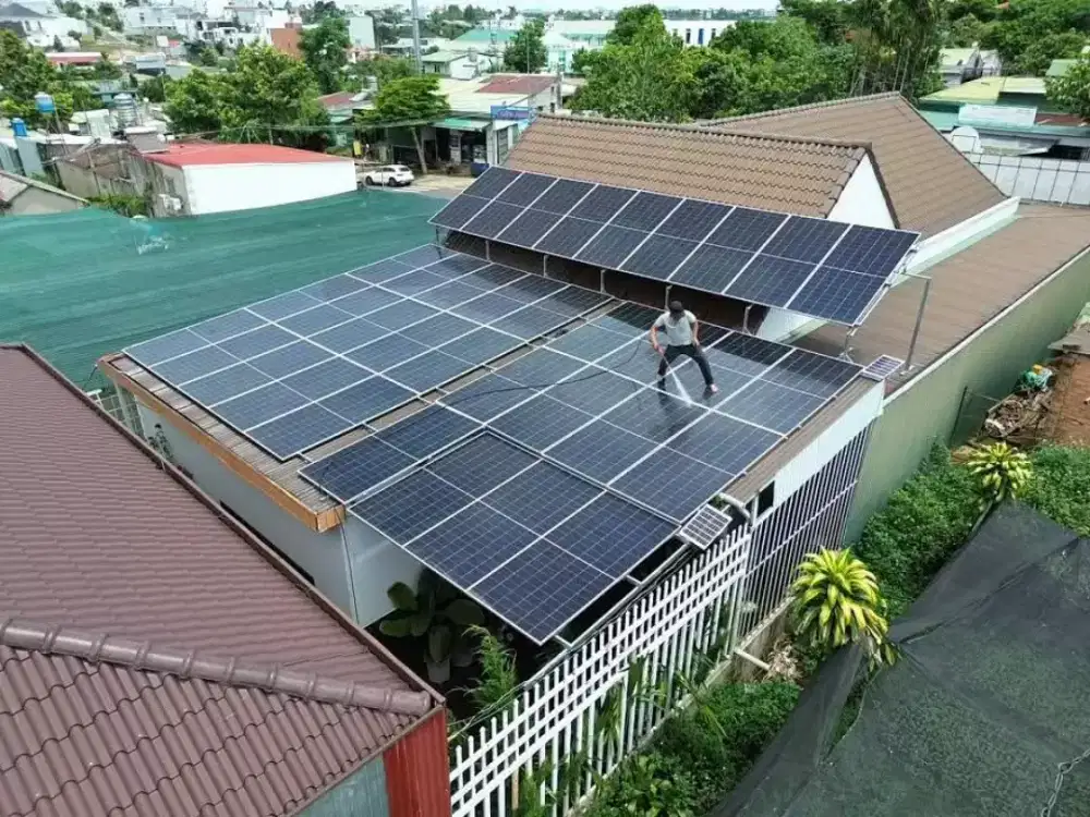 Panel Surya untuk Atap Rumah