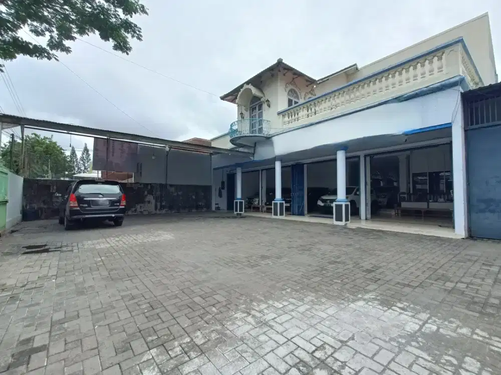 Ruko siap pakai tengah kota lebar 16 m di dr cipto semarang timur 9838