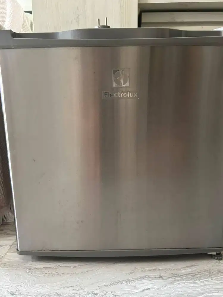 Kulkas Mini Electrolux