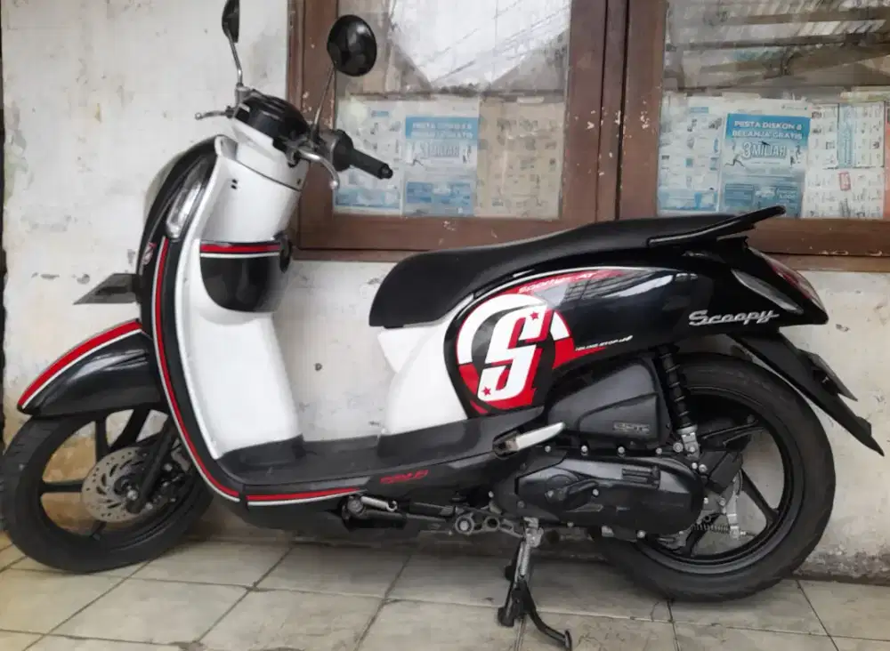 Honda Scoopy f1 2016 iss idiling stop cw asli putih hitam dki pjk pnjg