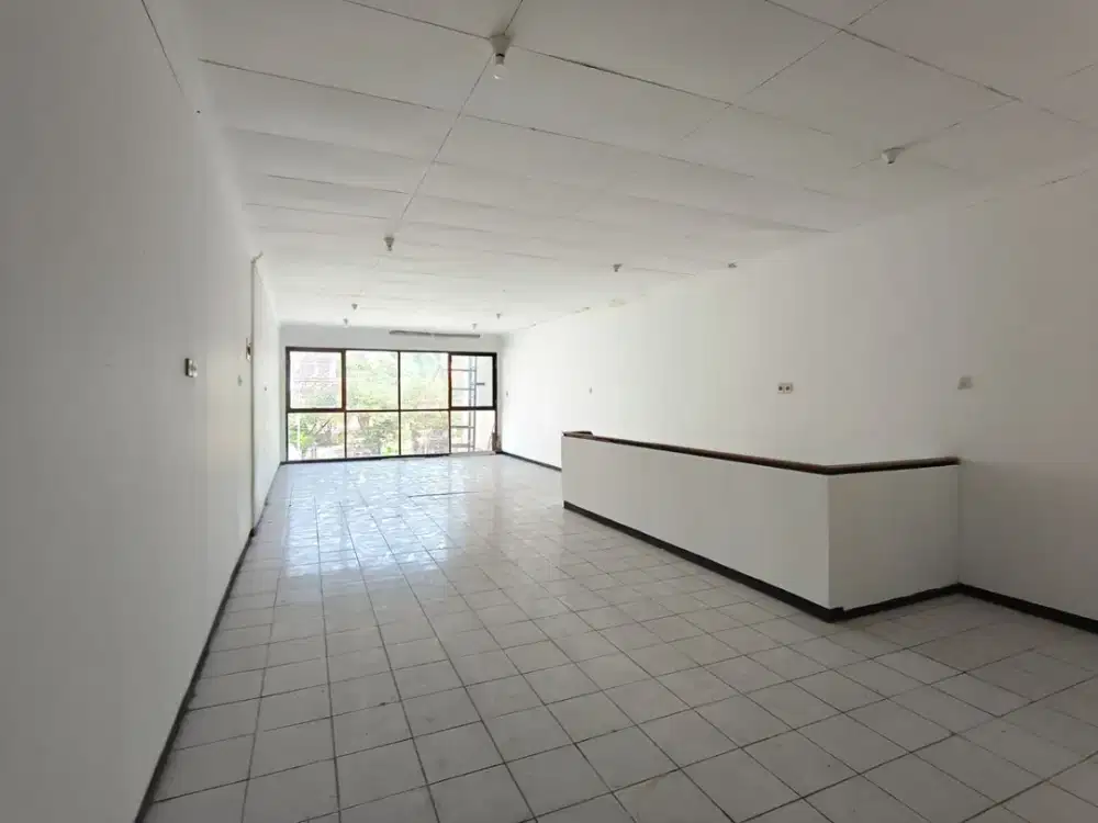 Ruko 3 lantai siap pakai strategis tengah kota di jl raya pandanaran semarang tengah 6562