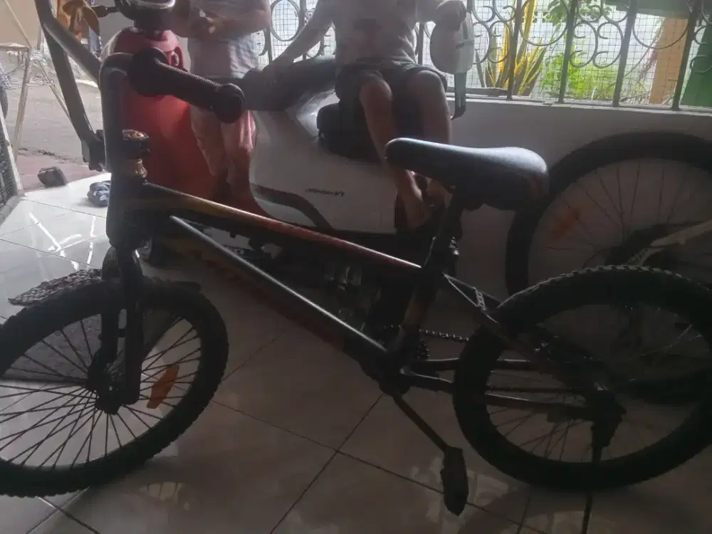 Sepeda merek Modison BMX 20 INC