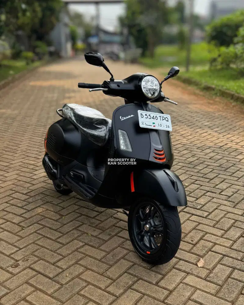 JUAL MURAH VESPA GTS S iGET ABS 4V FACELIFT “KEYLESS” 2023 MULUS