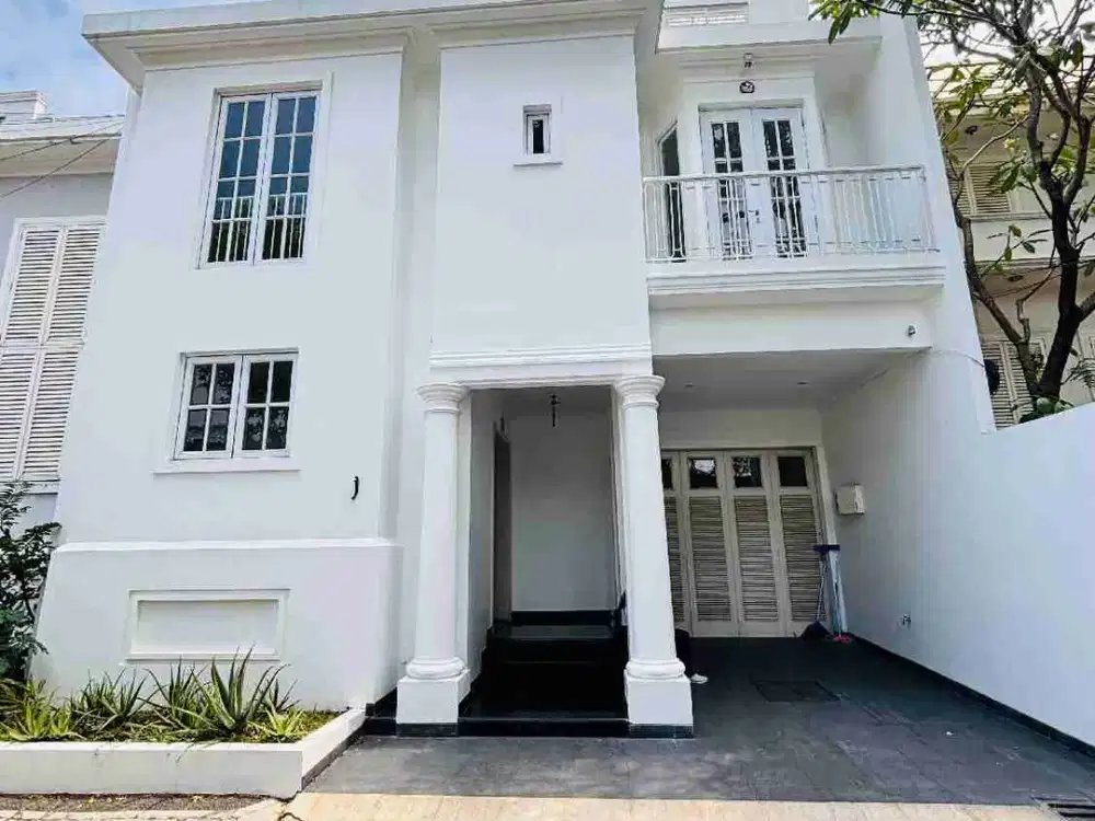 Jual rumah di townhouse kemang barat dkt newzeland school Jaksel