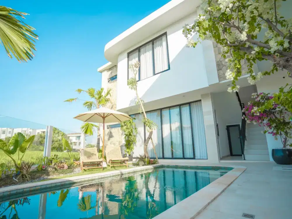 LUXURY TROPICAL VILLA NEAR MENGENING BEACH CEMAGI