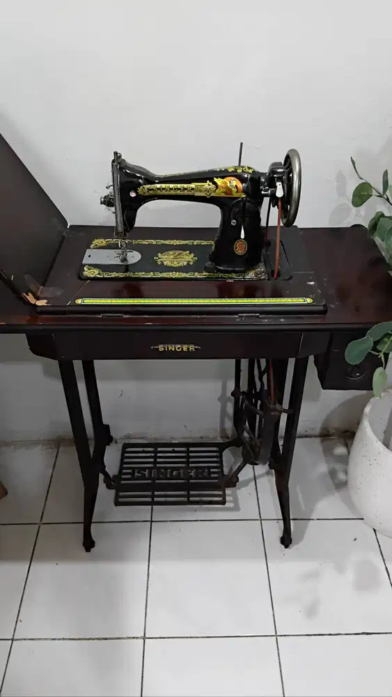 mesin jahit klasik merk Singer