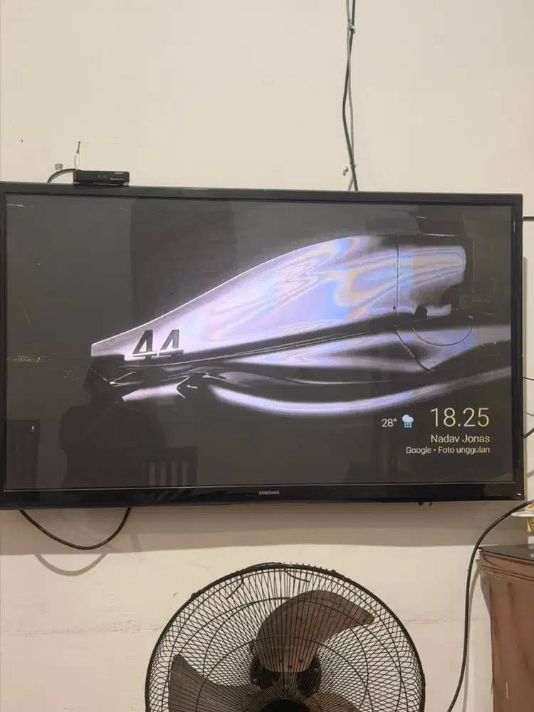 SAMSUNG TV 51 INCH BELUM SMART TV