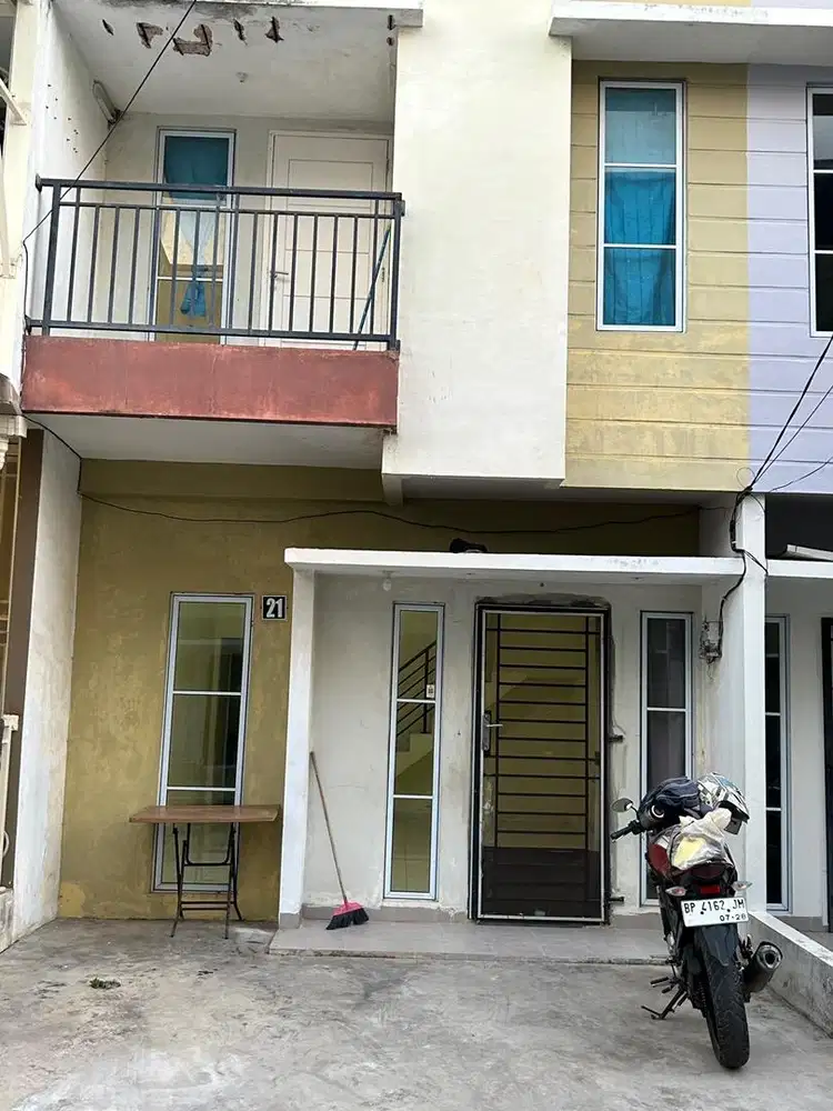 Disewakan townhouse baloi