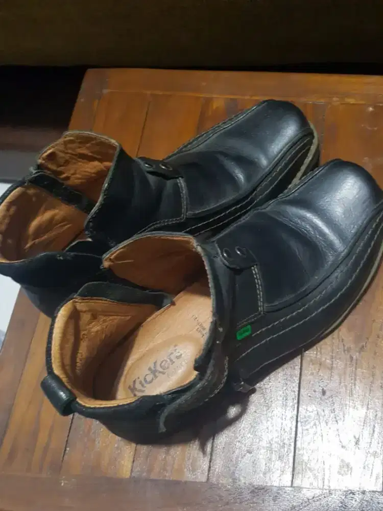 Sepatu Kickers Ori Kulit size 40 Hitam - COD belkg kampus ISI - Bantuĺ