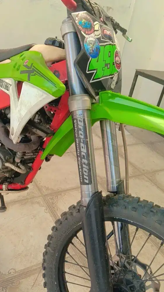 Klx warna hijau