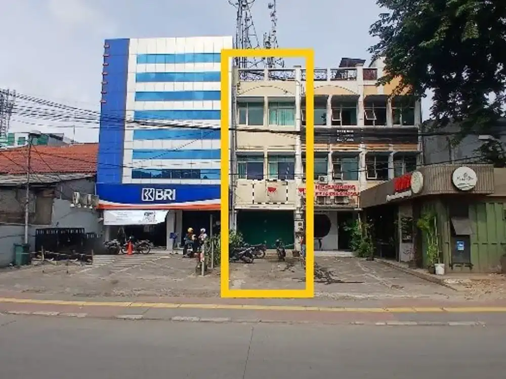 Disewakan Ruko 3 lantai , Luas 180m2 di Jatiwaringin Raya, Cipinang Melayu