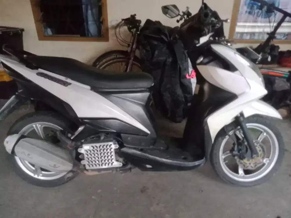 MOTOR YAMAHA XEON 2013 MULUS PAJAK HIDUP NO MINUS