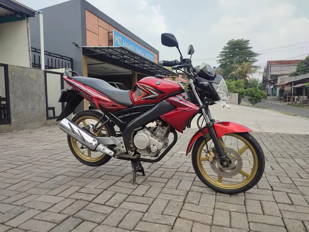 YAMAHA VIXION OLD TAHUN 2010