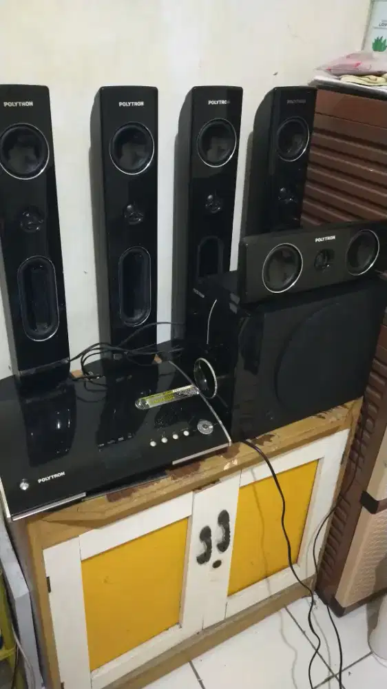 Home theater polytron