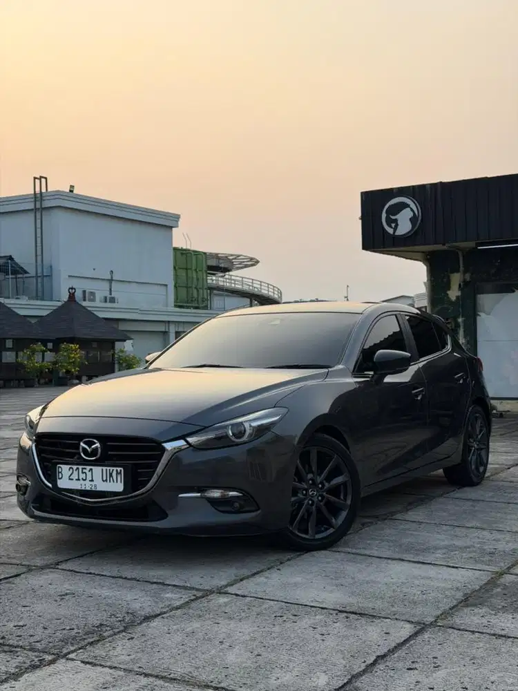 (Km Low 50ribu Record) MAZDA 3 HATCBACK 2.0 SKYAKTIVE AT 2018