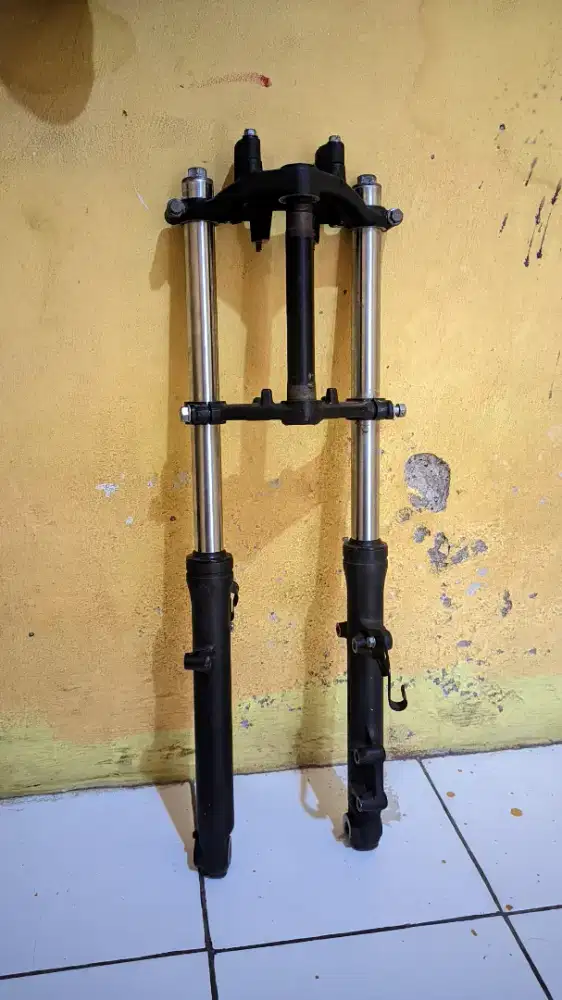 shock depan suzuki w 175