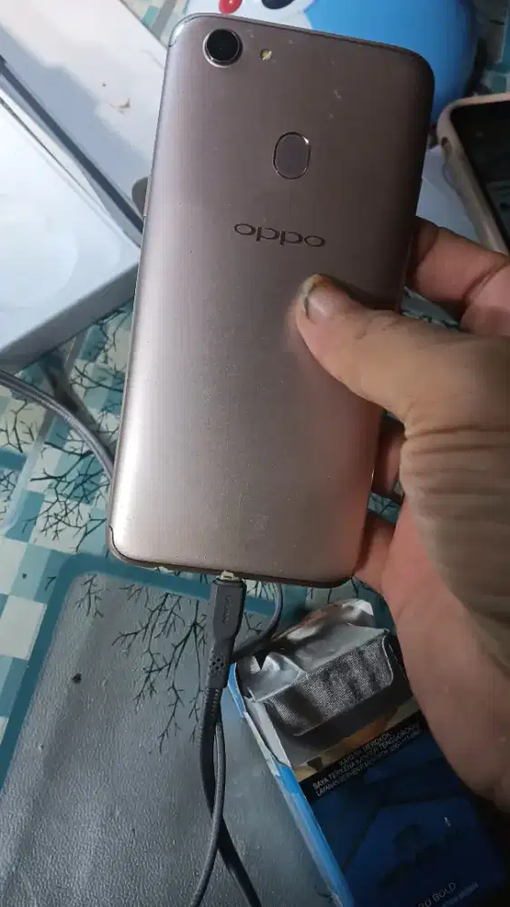 Oppo F5 ram 4/32 4G dual sim card original bukan refurbish ( hp saja)