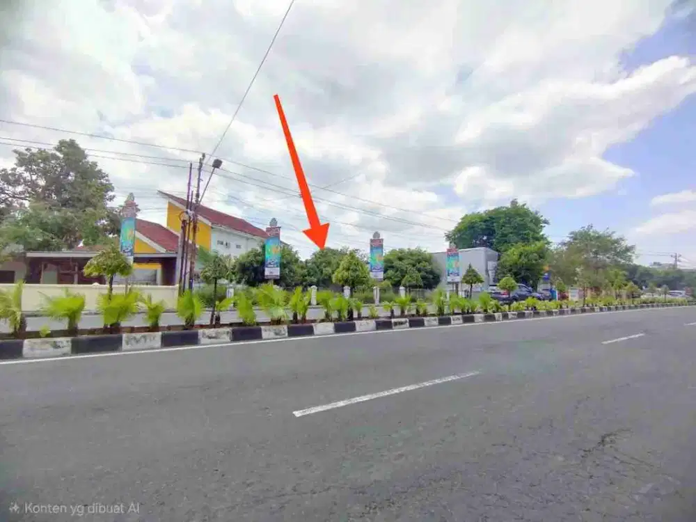 Tanah Luas Dekat Manahan ada Bangunan Rumah Lama Jual Harga BU