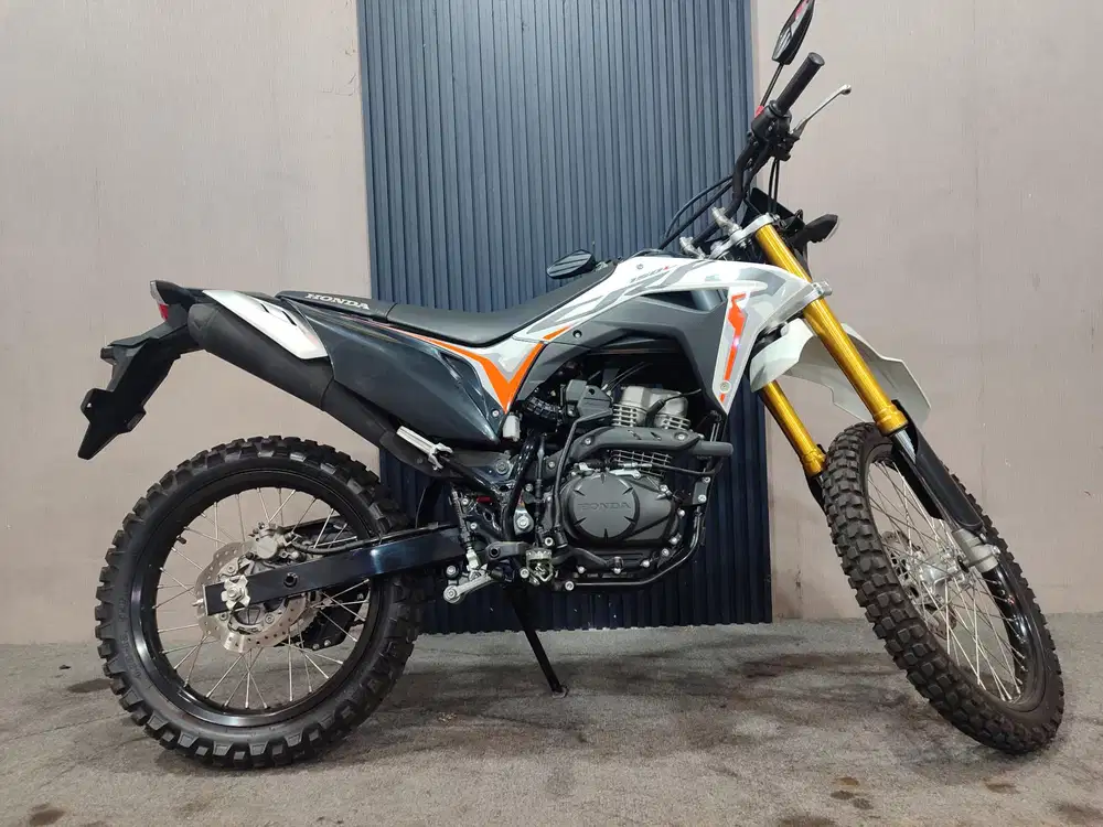 CRF 150L 2024 istimewa mulus terawat siap pakai...
