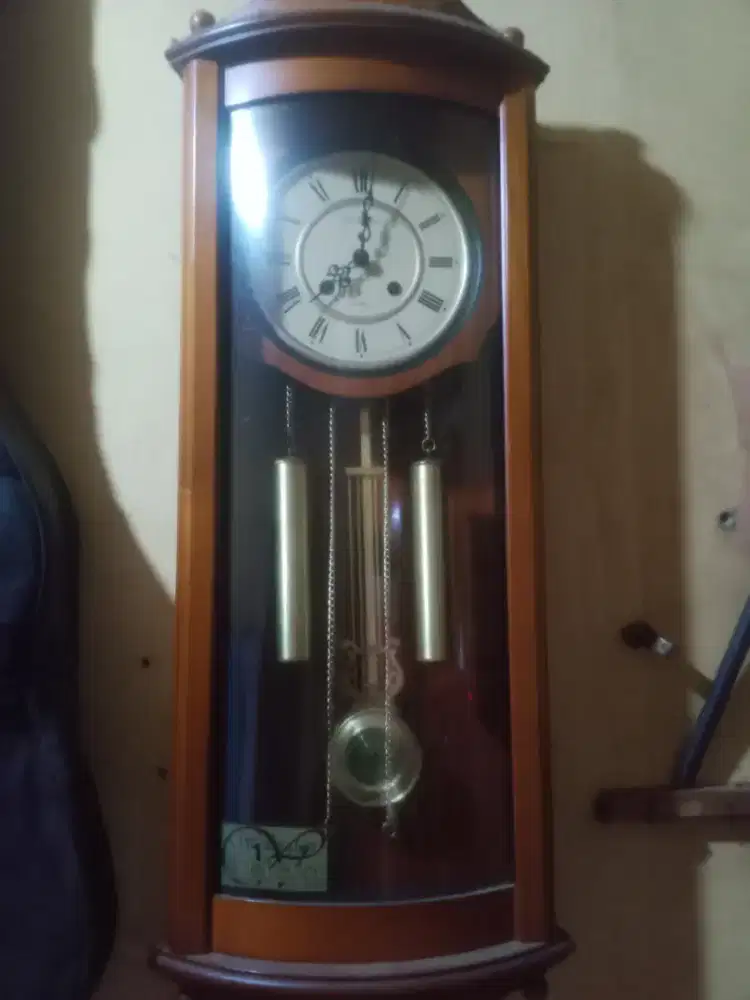 Jam dinding Merk Welington