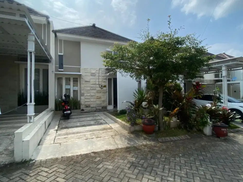 Rumah Modern Harga Terjangkau di Kayana Regency. Dekat Jatim Park 3, Lippo Plaza Batu, BNS, Museum Angkut, UMM Kampus III, RS Baptis Batu. MLG00051