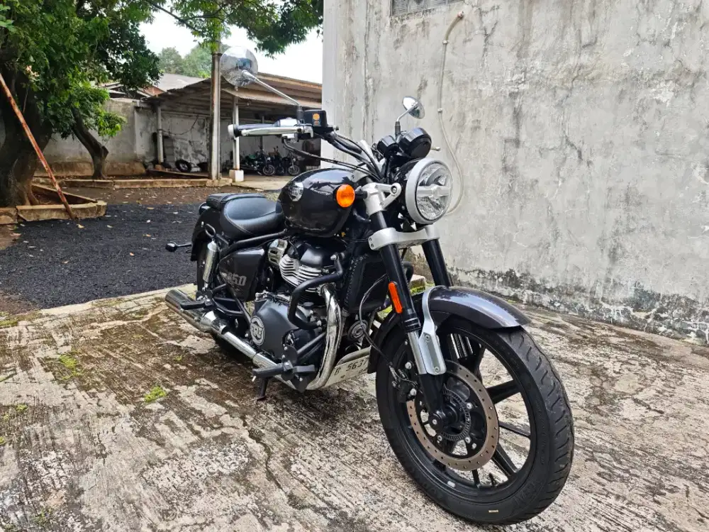 Bs Kredit/TT Royal Enfield Super Meteor 650 Black Vulcan Full Modif