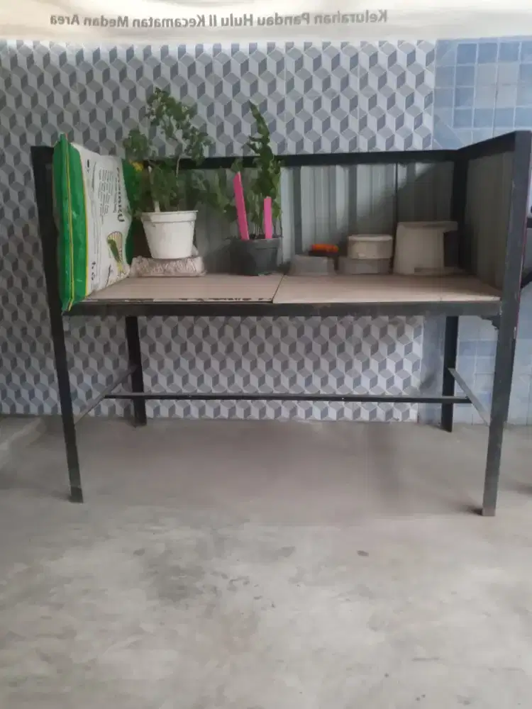 Dijual perlengkapan jualan meja kursi