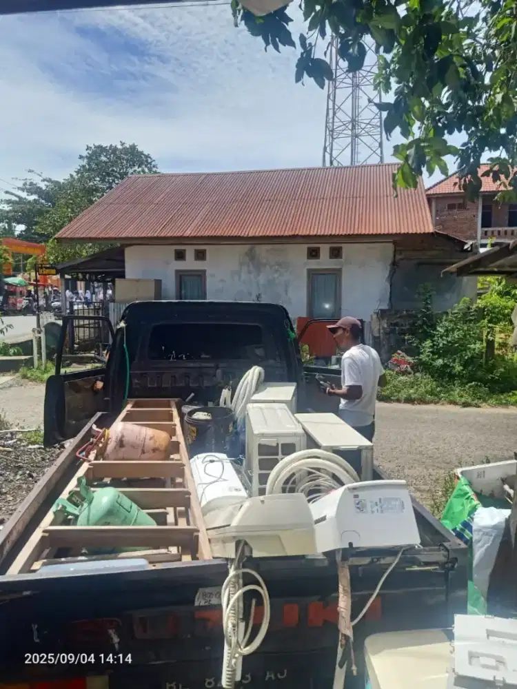 butuh segera ,, satu laki2  yg berpengalaman di bidang AC, Kulkas
