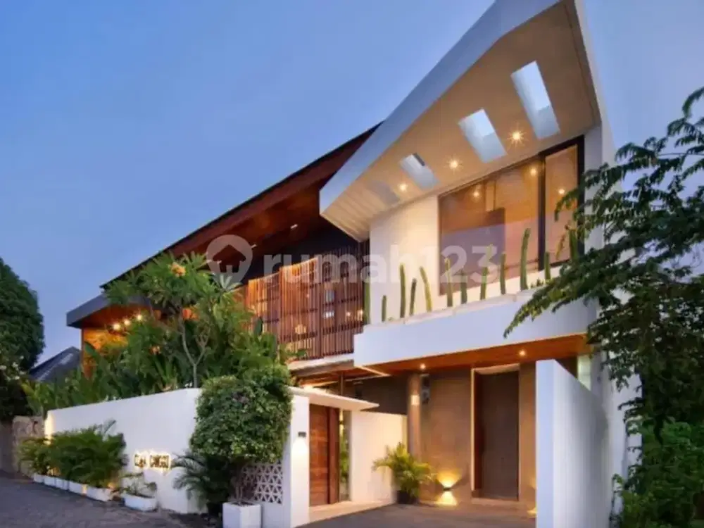 Modern Tropical Villa In Canggu - Only 5 Minute To Finns Beach Club