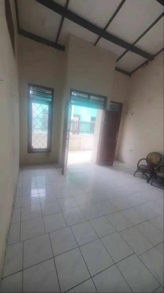 Dijual Rumah 2 Lantai dengan Paviliun di Lantai 1 Bisa untuk Kontrakan
