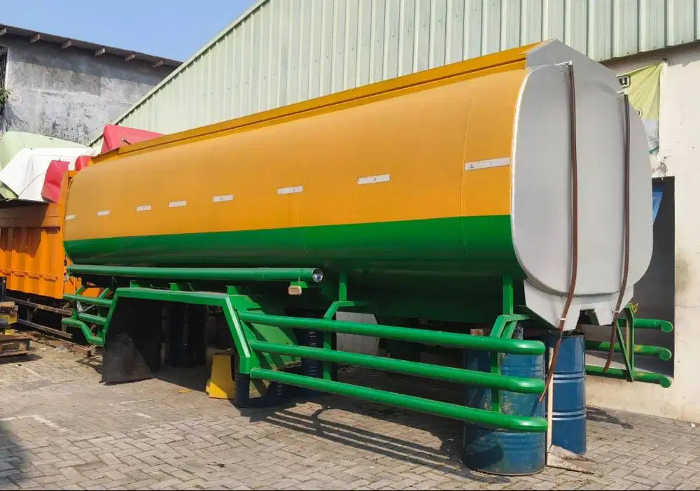 MURAH Tangki minyak air Hino Ranger 6X2 Mitsubishi Fuso Isuzu Giga 6x4