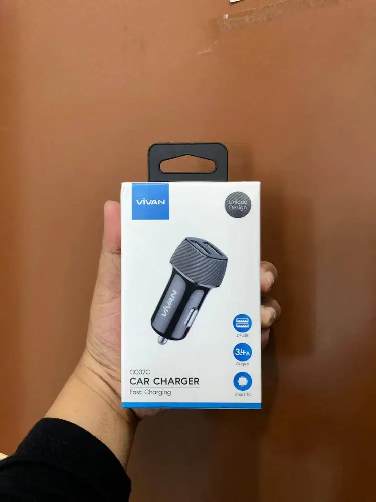 Vivan Car Charger CC02C 2 Port USB 3.4A