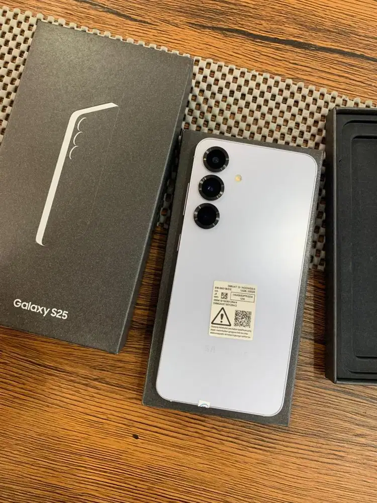 Samsung Galaxy S25 12/256GB Second Garansi Sein Resmi