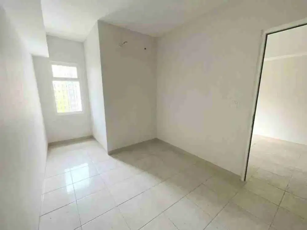 MURAH !! 2 BR Apartemen Springlake Summarecon Bekasi Unfurnished