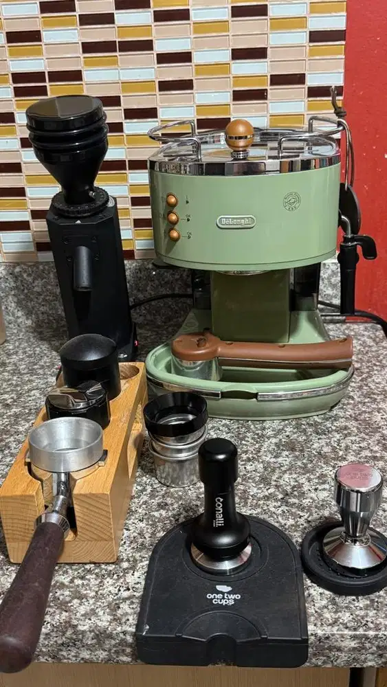 Mesin kopi Delonghi Icona dan grinder kopi x016 satu set full komplit