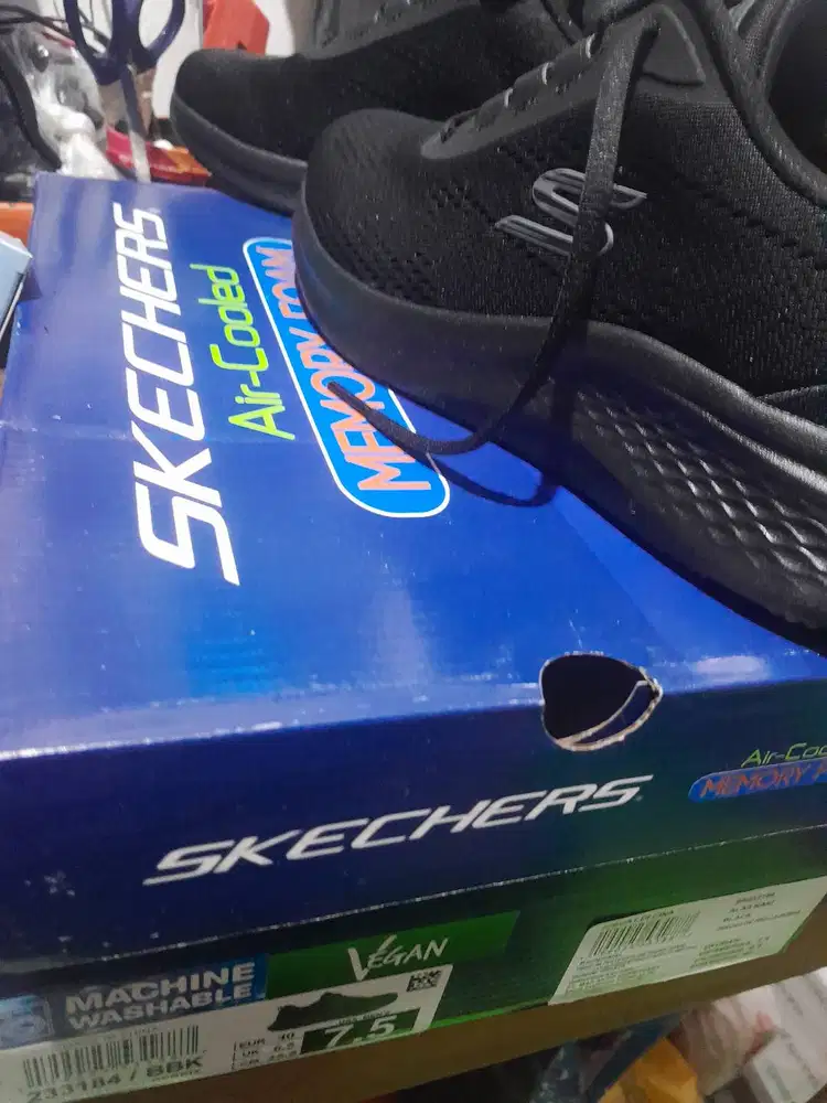 Sepatu skechers