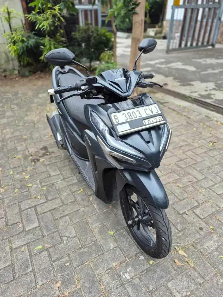 Dijual Honda Vario 150 keyless tahun 2018 surat lengkap